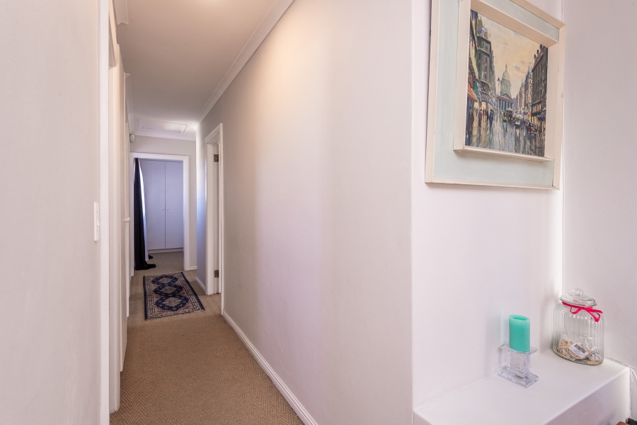 To Let 3 Bedroom Property for Rent in Kenilworth Western Cape